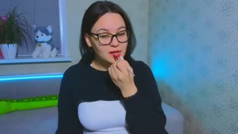 EsterPlayful online show from December 2, 2025, 8:08 am