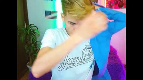 Snapshot of estrellita__jordan chatting on January 19, 2025, 1:53 am JORDAN online show from January 19, 2025, 1:53 am