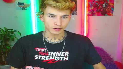 Snapshot of estrellita__jordan chatting on March 5, 2025, 5:18 am JORDAN online show from March 5, 2025, 5:18 am