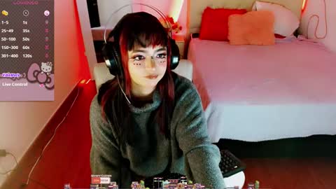 Moon online show from October 8, 2025, 7:44 pm