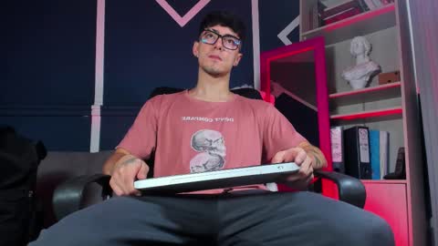 Etham online show from December 3, 2025, 12:58 pm