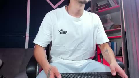 Etham online show from December 4, 2025, 2:26 pm