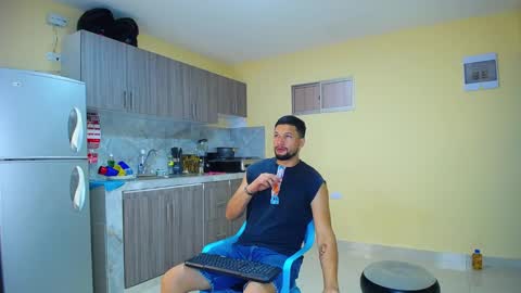 Snapshot of ethan_hawke_ chatting on December 15, 2025, 12:31 pm Jose online show from December 15, 2025, 12:31 pm