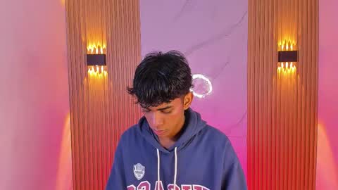 ethan_thouse online show from December 4, 2025, 7:44 pm