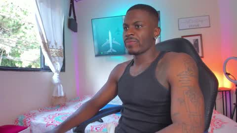 ethan travis online show from November 22, 2025, 9:03 pm