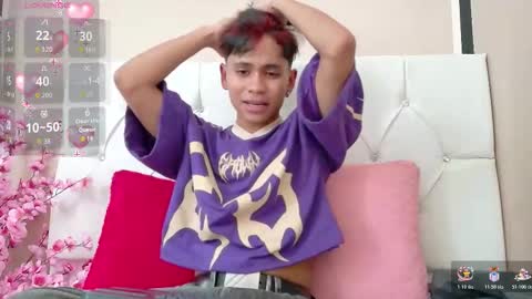 Snapshot of ethan_westt chatting on October 29, 2025, 8:21 pm Ethan online show from October 29, 2025, 8:21 pm