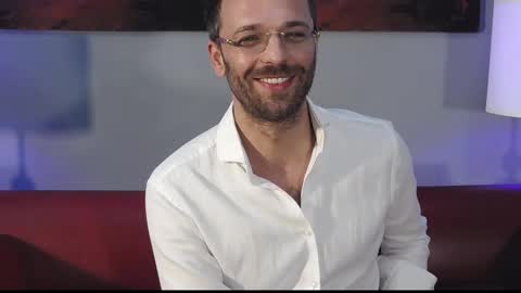 Snapshot of euginehot chatting on December 19, 2024, 1:07 pm euginehot online show from December 19, 2024, 1:07 pm