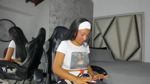 euphoria_06 online show from December 4, 2025, 4:00 am