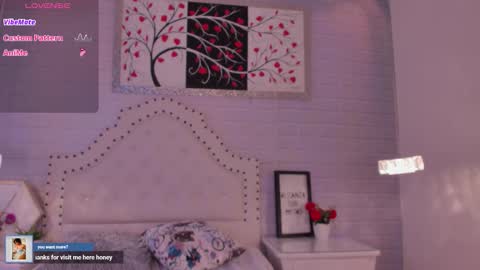 Snapshot of eureekaa chatting on October 15, 2025, 5:07 am Eurekaa online show from October 15, 2025, 5:07 am