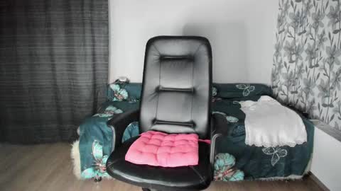 Snapshot of eva_7777 chatting on March 10, 2025, 11:27 pm Eva online show from March 10, 2025, 11:27 pm