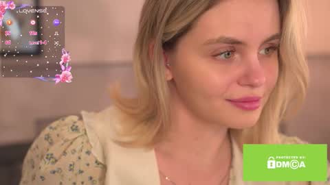 Snapshot of eva_eva00 chatting on December 3, 2025, 3:32 pm Evienne online show from December 3, 2025, 3:32 pm