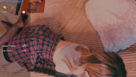 Snapshot of eva_gloss chatting on December 10, 2024, 6:01 am Eva online show from December 10, 2024, 6:01 am