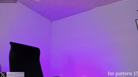 Snapshot of eva_hillss69 chatting on October 19, 2025, 12:44 am Eva online show from October 19, 2025, 12:44 am
