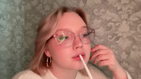 Snapshot of eva_kittenn chatting on September 14, 2025, 4:11 am eva_kittenn online show from September 14, 2025, 4:11 am