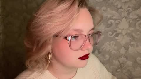 Snapshot of eva_kittenn chatting on September 17, 2025, 10:33 pm eva_kittenn online show from September 17, 2025, 10:33 pm