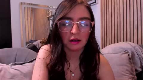 Snapshot of eva_macalliter chatting on October 16, 2025, 3:40 am Angelinne online show from October 16, 2025, 3:40 am
