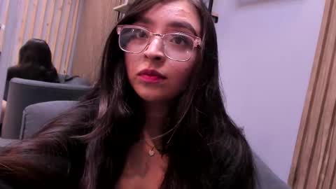 Snapshot of eva_macalliter chatting on October 25, 2025, 3:47 am Angelinne online show from October 25, 2025, 3:47 am