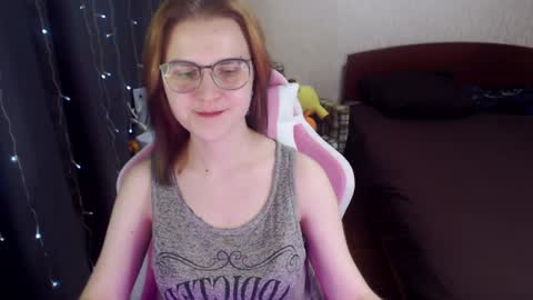 Snapshot of eva_orchid chatting on February 4, 2025, 5:01 pm Eva online show from February 4, 2025, 5:01 pm