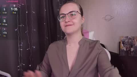 Snapshot of eva_orchid chatting on September 26, 2025, 10:41 am Eva online show from September 26, 2025, 10:41 am