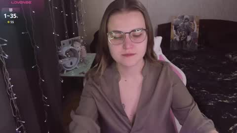 Snapshot of eva_orchid chatting on October 21, 2025, 10:49 am Eva online show from October 21, 2025, 10:49 am