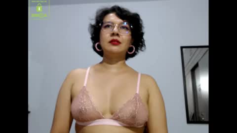 Snapshot of eva_rain01 chatting on December 9, 2024, 7:07 pm Eva online show from December 9, 2024, 7:07 pm