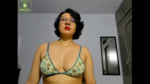 Snapshot of eva_rain01 chatting on December 30, 2024, 6:27 pm Eva online show from December 30, 2024, 6:27 pm