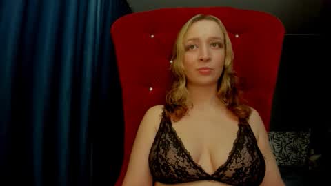 Snapshot of eva_rikchter chatting on October 14, 2025, 9:04 pm Ice Goddess online show from October 14, 2025, 9:04 pm