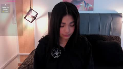 Eva   Emily online show from September 11, 2025, 12:05 pm