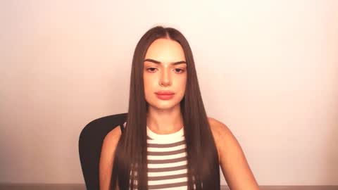 Eva online show from September 22, 2025, 1:46 pm