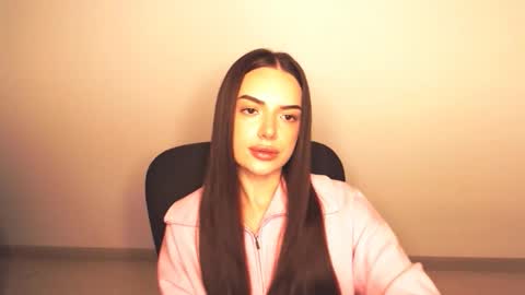 Eva online show from October 8, 2025, 4:37 pm