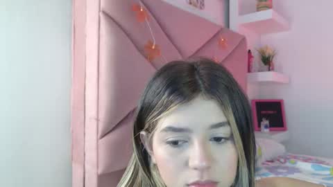 Snapshot of eva_sin18 chatting on September 16, 2025, 11:17 pm Eva Sin online show from September 16, 2025, 11:17 pm