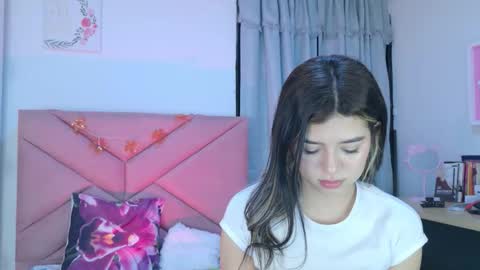 Snapshot of eva_sin18 chatting on September 30, 2025, 11:10 pm Eva Sin online show from September 30, 2025, 11:10 pm