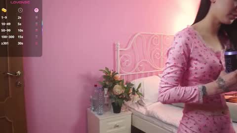 Snapshot of eva_vibe chatting on October 12, 2025, 7:51 am eva_vibe online show from October 12, 2025, 7:51 am