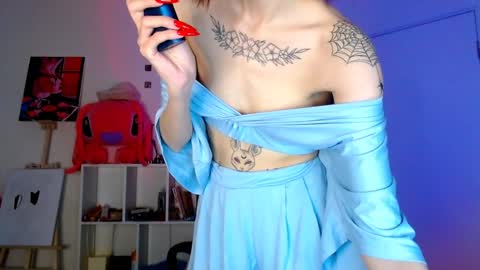 Snapshot of evaa_coy chatting on December 8, 2024, 7:05 am Eva online show from December 8, 2024, 7:05 am