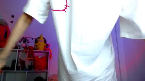 Snapshot of evaa_coy chatting on December 28, 2024, 6:39 am Eva online show from December 28, 2024, 6:39 am