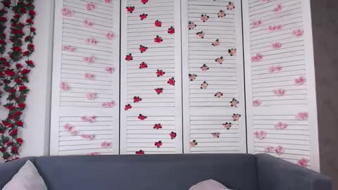 Eva online show from November 22, 2025, 7:07 am