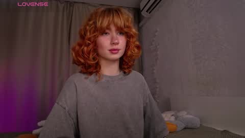 Snapshot of evaa_moonn_ chatting on November 4, 2025, 4:33 am Eva online show from November 4, 2025, 4:33 am