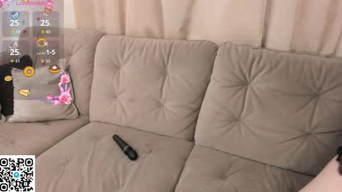 Snapshot of evablimey chatting on November 9, 2025, 5:06 am Eva online show from November 9, 2025, 5:06 am