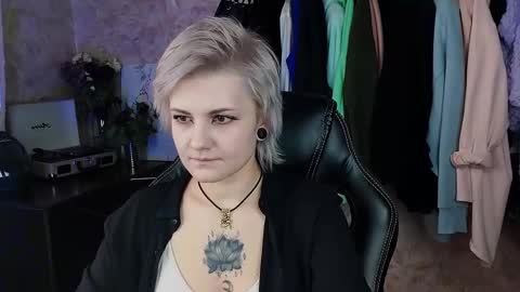 Snapshot of evabrownie chatting on January 31, 2025, 9:27 am Eva Brownie online show from January 31, 2025, 9:27 am