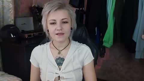 Snapshot of evabrownie chatting on February 2, 2025, 9:30 am Eva Brownie online show from February 2, 2025, 9:30 am