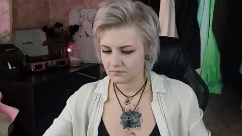 Snapshot of evabrownie chatting on February 4, 2025, 8:35 am Eva Brownie online show from February 4, 2025, 8:35 am