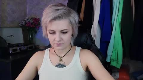 Snapshot of evabrownie chatting on February 12, 2025, 9:52 am Eva Brownie online show from February 12, 2025, 9:52 am