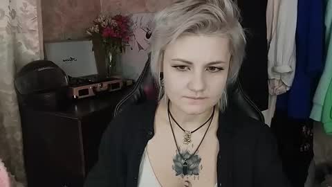 Snapshot of evabrownie chatting on February 15, 2025, 11:50 am Eva Brownie online show from February 15, 2025, 11:50 am