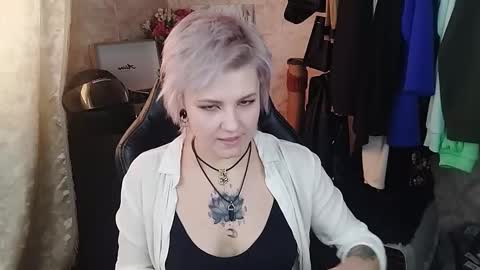 Snapshot of evabrownie chatting on February 18, 2025, 11:33 am Eva Brownie online show from February 18, 2025, 11:33 am