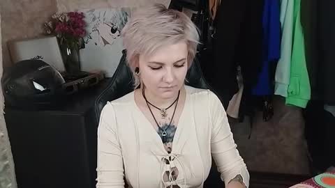 Snapshot of evabrownie chatting on February 21, 2025, 12:28 pm Eva Brownie online show from February 21, 2025, 12:28 pm