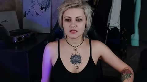 Snapshot of evabrownie chatting on March 4, 2025, 2:10 pm Eva Brownie online show from March 4, 2025, 2:10 pm