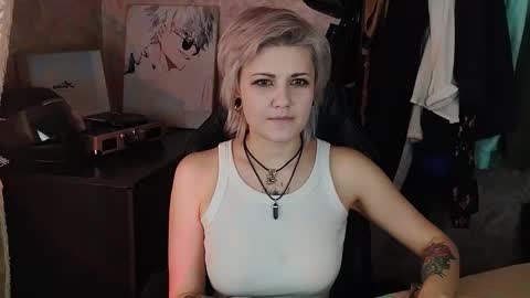 Snapshot of evabrownie chatting on March 6, 2025, 10:20 am Eva Brownie online show from March 6, 2025, 10:20 am