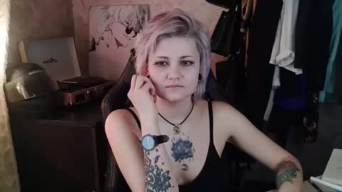 Snapshot of evabrownie chatting on March 8, 2025, 11:27 am Eva Brownie online show from March 8, 2025, 11:27 am