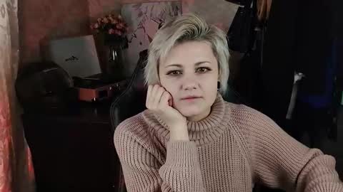 Snapshot of evabrownie chatting on March 12, 2025, 8:51 am Eva Brownie online show from March 12, 2025, 8:51 am