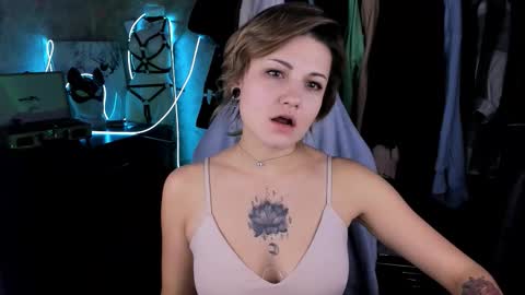 Snapshot of evabrownie chatting on October 16, 2025, 4:52 pm Eva Brownie online show from October 16, 2025, 4:52 pm